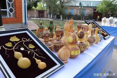 伊寧市六星街文創小集市 品味美食與手工藝品，發現城市文化新魅力